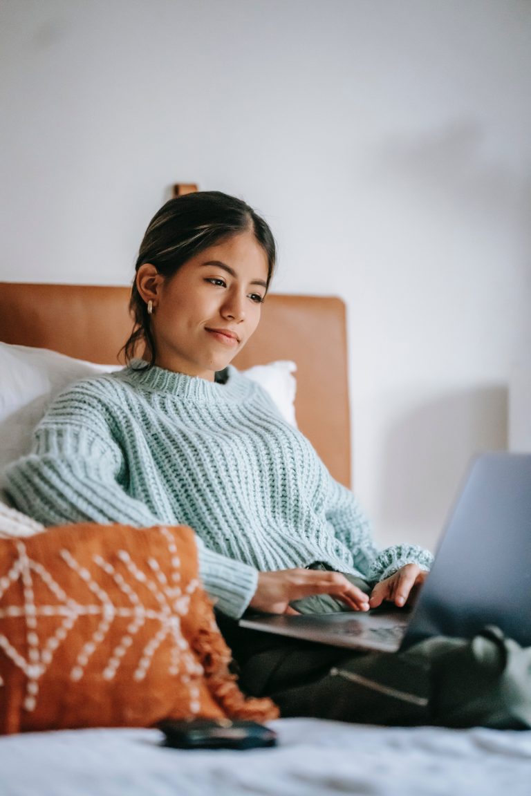 How do you become a social media manager