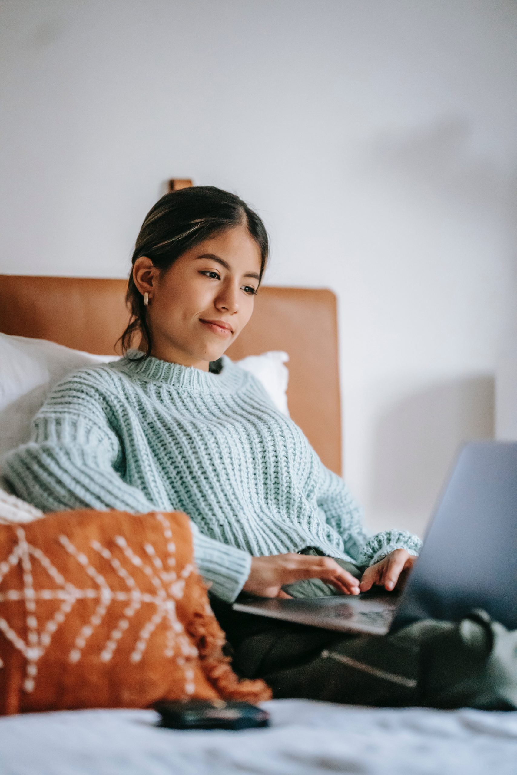 How do you become a social media manager
